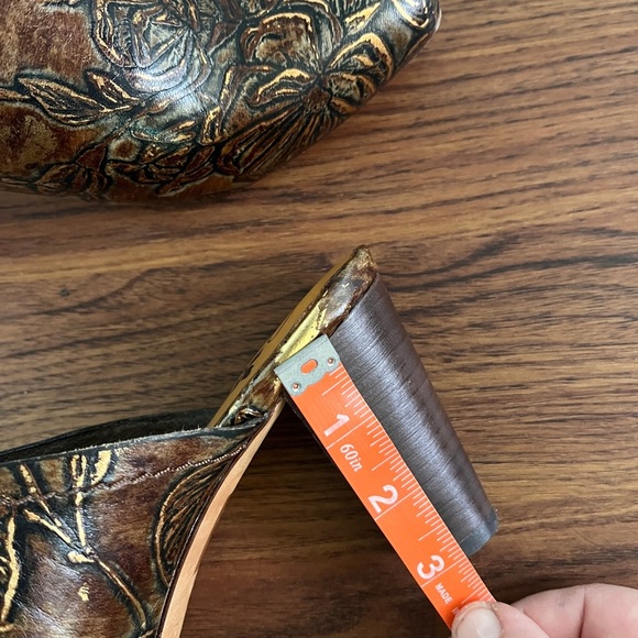 Patricia Nash Sz 10 Brown Gold Slip On 3in Heels Ruffina Mule Tooled Leather - Picture 10 of 13